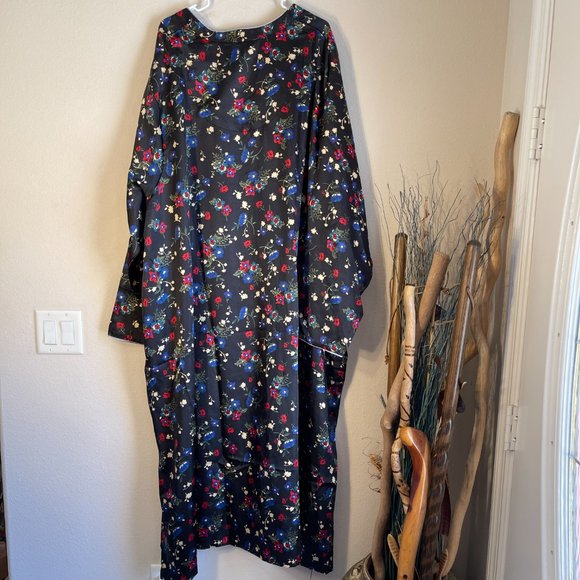 Amoureuse Floral Satin Caftan Nightgown Black Multicolor Plus Size 4X - Picture 4 of 9
